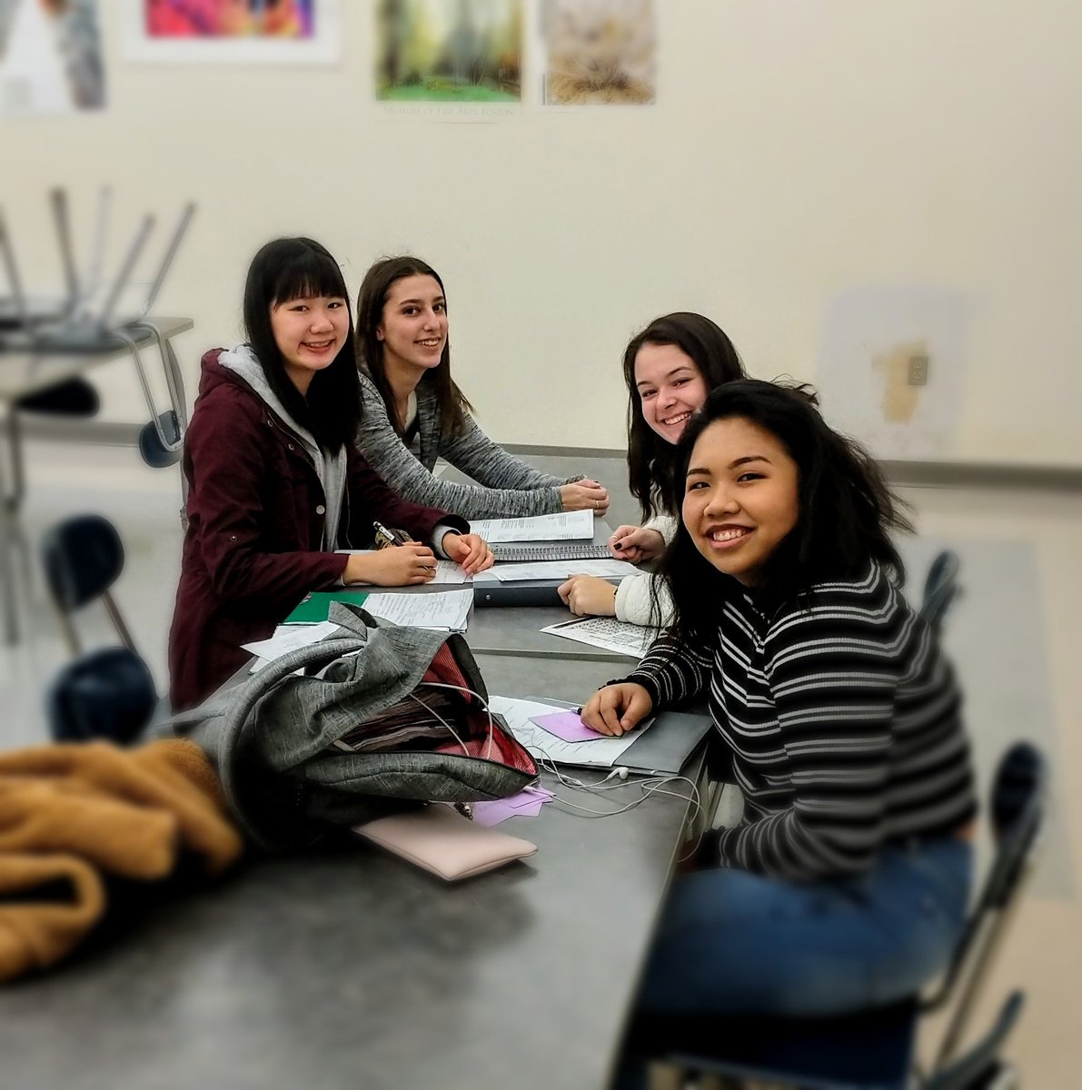 Peer Leaders are putting the new Student Tutor and Resource Room, (STARR) Rm A208 to good use! The Peer Leaders have been working hard to develop a schedule to make sure peer tutors are available during G and E period studies.
More information coming soon!!!!#peerleaders #STARR