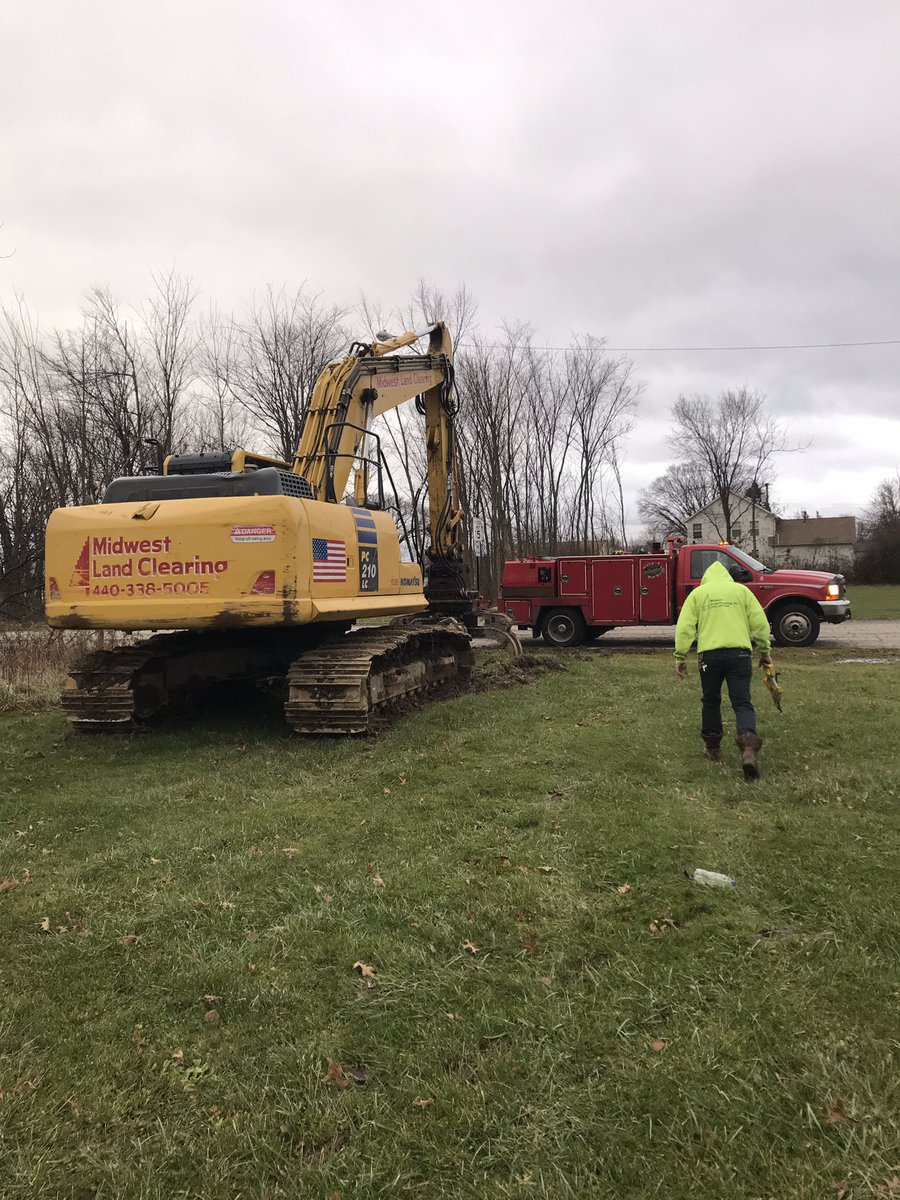 DITRBallparks's tweet photo. Breaking ground in #Twinsburg Township! Our project is officially underway as we do some land clearing this morning. In 7 months this will be home to a beautiful new #ballpark! https://t.co/8IPWm1Feex