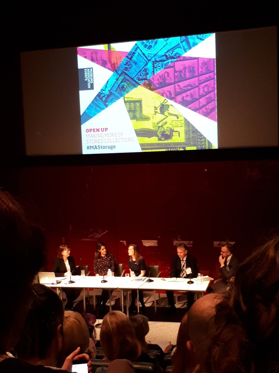 LibraryRachelSH's tweet photo. What a fantastic first panel! Introduced by Heather Caven (V&A Collections Centre), we had speakers from Birmingham Museums Trust, the Science Museum Group and the British Museum talking about their latest endeavours! @Cornwall_Museum lots to think about!
#InternOnTour #MAStorage https://t.co/s2lZxw3tv6