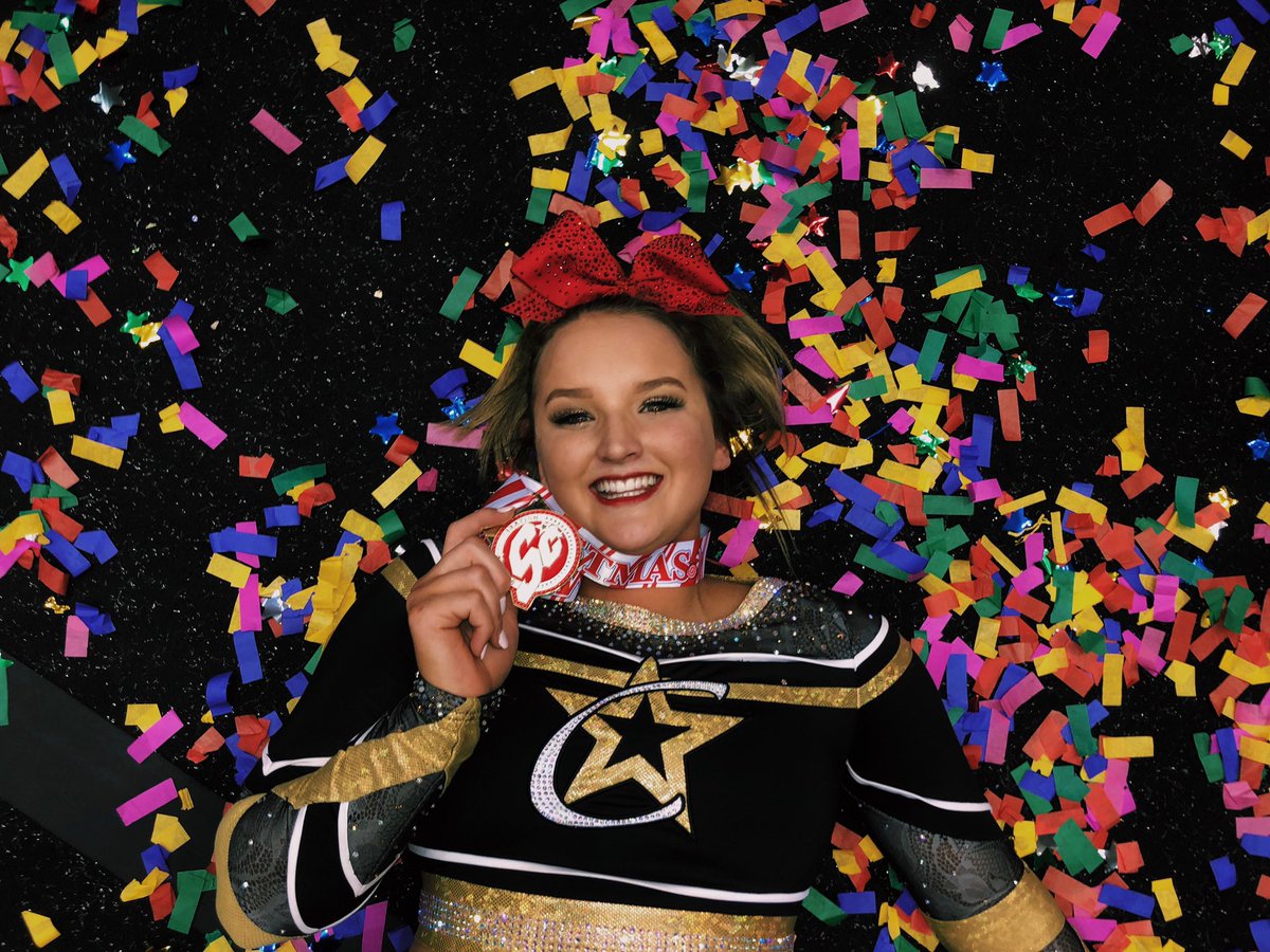 SaraPowell_13's tweet photo. Constantly overwhelmed with joy and happiness when it comes to this team, and last night was just a cherry on top! Thank you to my coaches for giving us nothing less than 100% love and effort. I love this family, and cannot wait for the rest of our season!! Happy paid:)💛🤩 #whfl https://t.co/mtWnxm6DxH