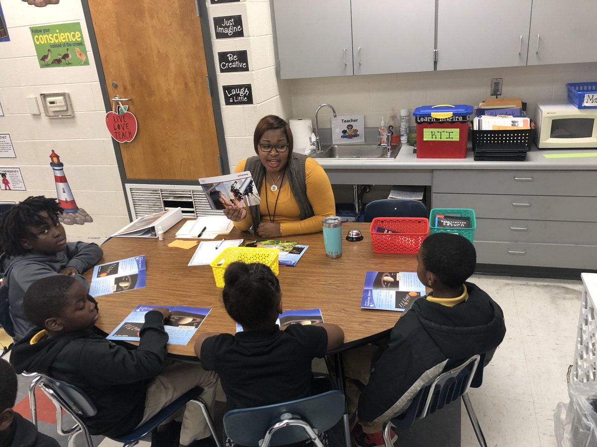 ElementarySeth's tweet photo. Ms. Traci Smith working with her 3rd graders during small group time. Some students worked on computers and Chromebooks using AR and Edgenuity. https://t.co/HLwsgY7RHV
