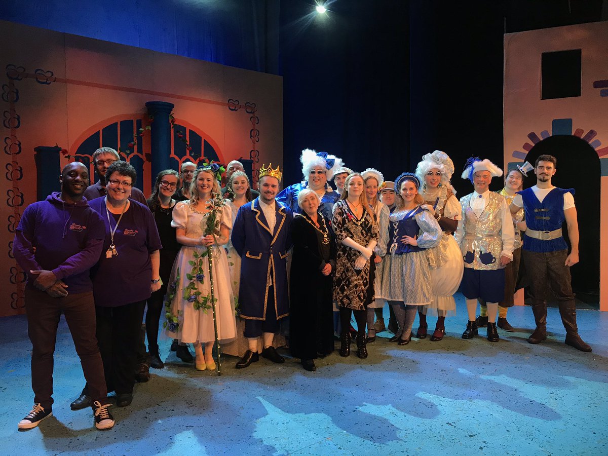NAT_Panto's tweet photo. Last night we had the wonderful privilege of performing our pantomime with the Sheriff of Nottingham, Councillor Catharine Arnold and her consort Alice Adams in the audience! 🌹

#batb2018 #beautyandthebeast #sheriffofnottingham https://t.co/jjfJshEgEG