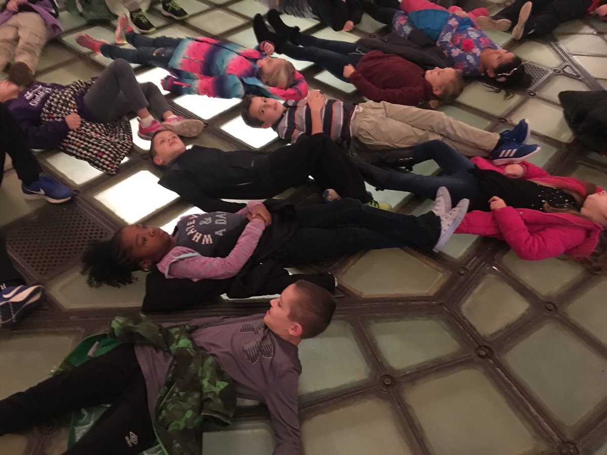 ktrantham22's tweet photo. 3rd Grade Lansing field trip was a success!!!!  We loved seeing our Capitol and Historical Museum!  #Buchananbears https://t.co/KyRXn4o4nY