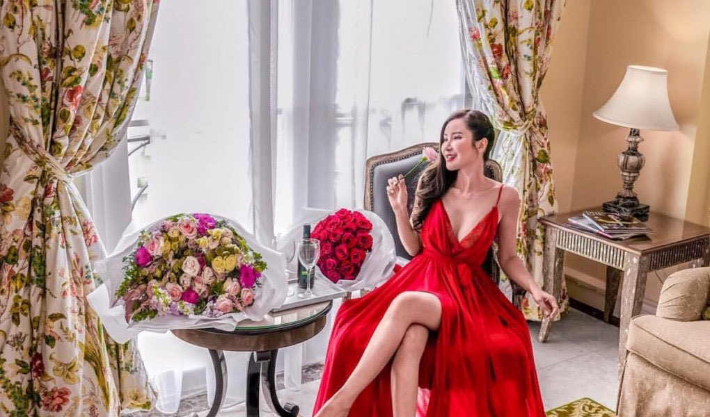 AmbitchousGrls's tweet photo. Meet the Real life @crazyrichasians  Jamie Chua @ec24m . With a collection of over 200+ @hermes BIRKINS , sis is living her BEST LIFE.
.
Click the Link 🔗 https://t.co/bxjseOZpVT
#crazyrichasians #wealth #richkidsofinstagram #beauty #fashion #lifestyle #blogger #RealLife #Hermes https://t.co/TyXaM57Lbu