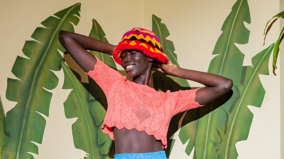 VogueRunway's tweet photo. The famous banana-leaf wallpaper at Indochine in NY served as a fitting backdrop for Victor Glemaud's Pre-Fall '19 collection. https://t.co/JhMnJY6DQh https://t.co/XWqS4uWWKq