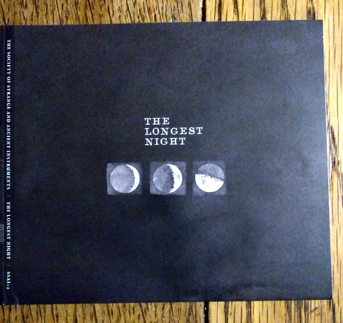 NEW CD RELEASE The Longest Night explores Scandinavian midwinter traditions including traditional Norwegian songs, Irish jigs and Playford dances. Shop now on CD or download. strangeandancientinstruments.com/page28/index.h… #newCD #Hardangerfiddle #nyckelharpa #traditions #midwinter