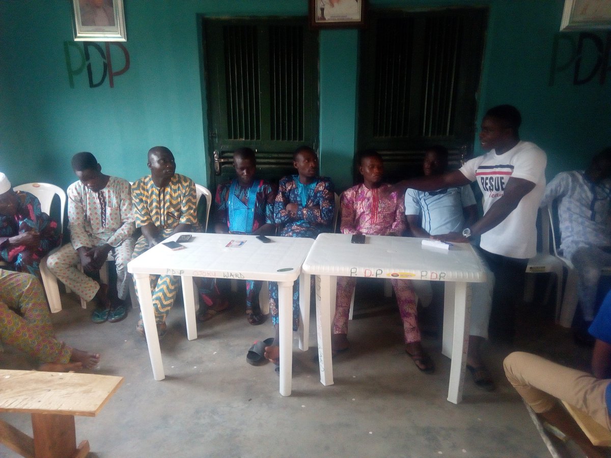 IbrahimObasky's tweet photo. JUST IN: PDP YOUTHS OJOKU OYUN LG, KWARA STATE HELD A MEETING TODAY AND DISCUSS ON THE ISSUES TO GROW NIGERIA TOGETHER AND IN ORDER TO #LETSNIGERIAWORKINGAGAIN.

@rafiuibrahim @bukolasaraki @OfficialPDPNig https://t.co/XVpMAo8oVu