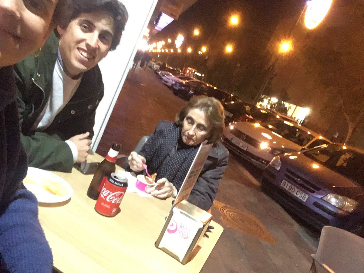 macocha2's tweet photo. #momentosmascarpone #conmisfavoriiitos #ochimissingyou https://t.co/4I2SjYdgAl