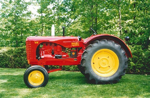 BetterFarmingON's tweet photo. This month, @RachelGingell talks about the Massey Harris 44 and its popularity post-WWII. https://t.co/YgSg8H84mO