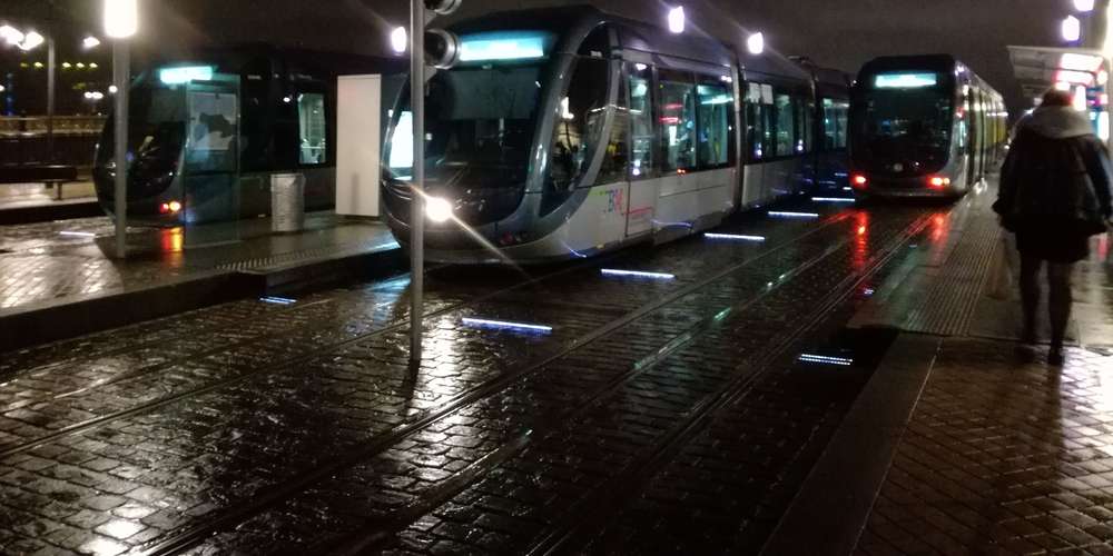 Bordeaux : une grosse panne au poste central de commande paralyse tout le réseau de tramway.
sudouest.fr/2018/12/03/bor…