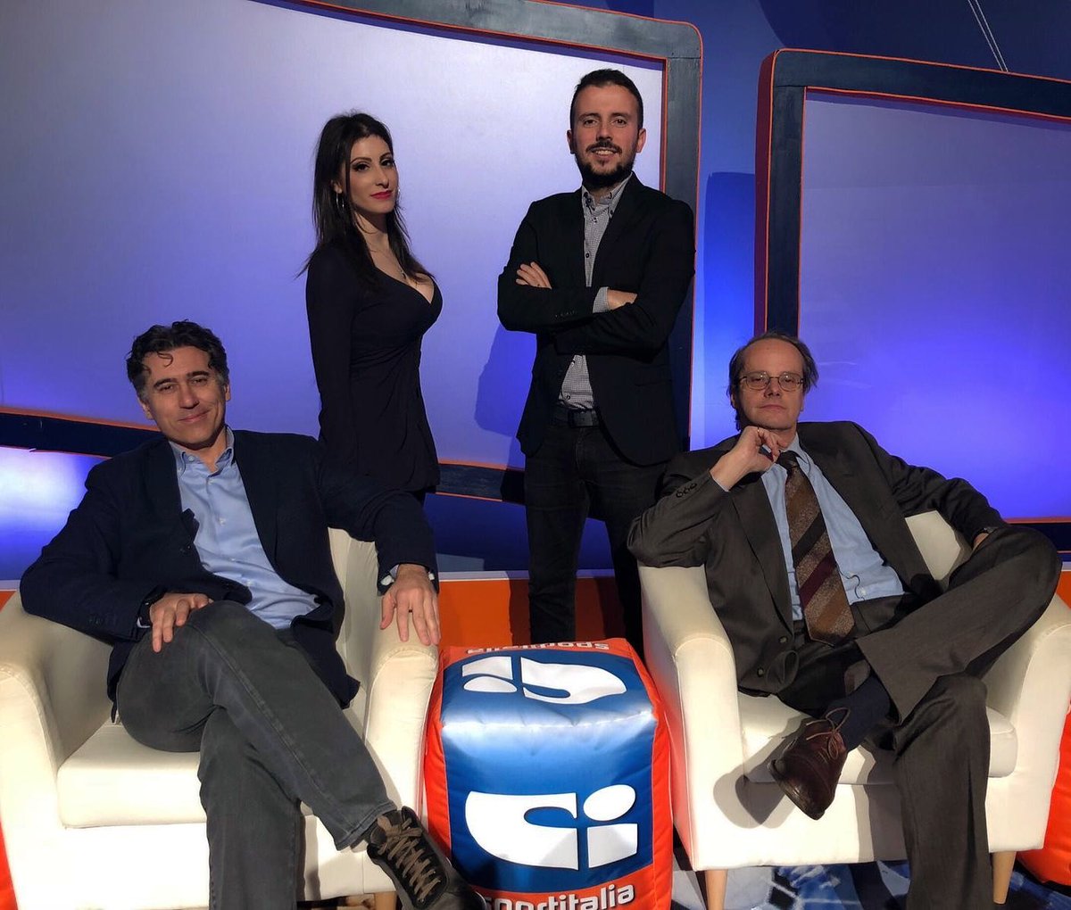 tvdellosport's tweet image. 📸 | Bilanci conclusivi per la stagione di European Les Mans Series e per il mondiale RallyCross WRX, ma anche l'intervista con Gabriele Tarquini fresco iridato nel WTCR. 

Dalle 20:30 in SI Motori con Filippo Gherardi e @ElisaDonatini 🚘🏁