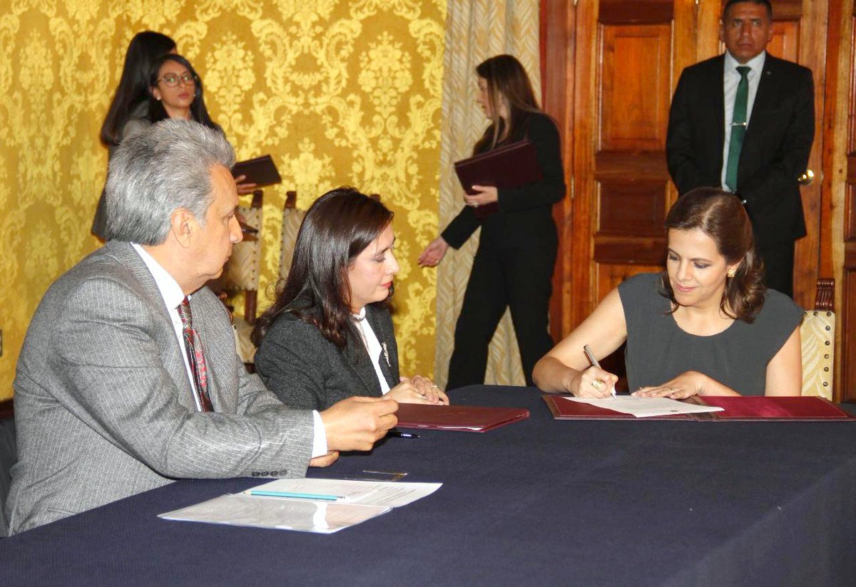 El Pte. <a href="/Lenin/">Lenín Moreno</a> Moreno anunció la creación del #MinisterioDeGobierno al mando de la ministra <a href="/mariapaularomo/">María Paula Romo</a>. La institución surgirá de fusionar <a href="/MinInteriorEc/">Ministerio del Interior Ecuador 🇪🇨</a> y <a href="/PoliticaEc/">Política Ecuador</a>. Como primer paso, con el Decreto N° 591, se encargó a la ministra Romo la Secretaría de Gestión Política.