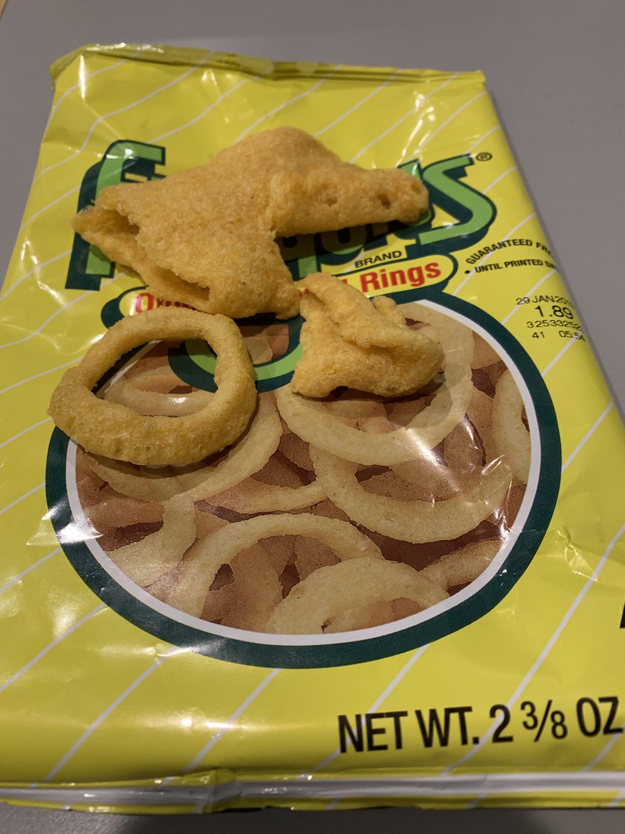 BradBenefield's tweet photo. Hey @TheRealFunyuns I think your quality control dude fell asleep! #funyuns https://t.co/D6j7qgwoFS
