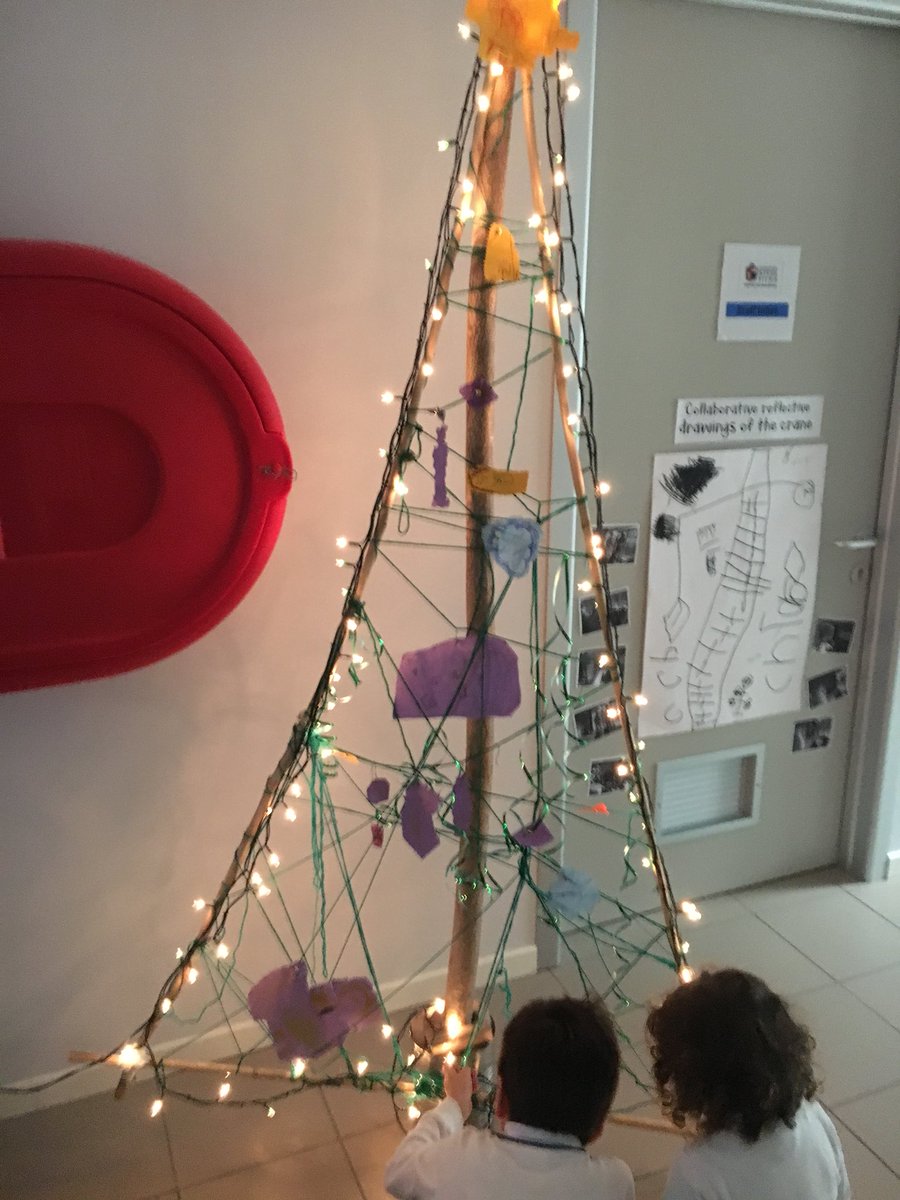 estheryoyo's tweet photo. Together we created a representation of a Christmas tree using the different creative languages we have engaged with of far in the year. As the students left tonight they were still talking about changes and additions for tomorrow #pyp #reggioinspired #beautifulclassroom https://t.co/zS7ZIahNqm