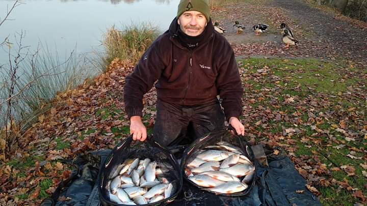 BaitTech's tweet photo. Dave Williams had this lovely bag of roach on a session at Chester Lakes last week. He caught on the pole with worms and casters boosted with Liquid Worm. 

#TeamBaitTech #Fishing https://t.co/LOLgwBBsPY