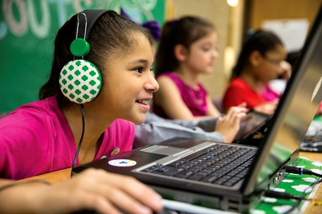 Today starts Computer Science Education Week! #CSEdWeek is an annual celebration dedicated to inspiring K-12 students to take interest in computer science.  Start your #HourofCode today! ow.ly/cXki50jQH1C
#WomeninSTEM #STEM #ComputerScience #CodeLikeaGirl