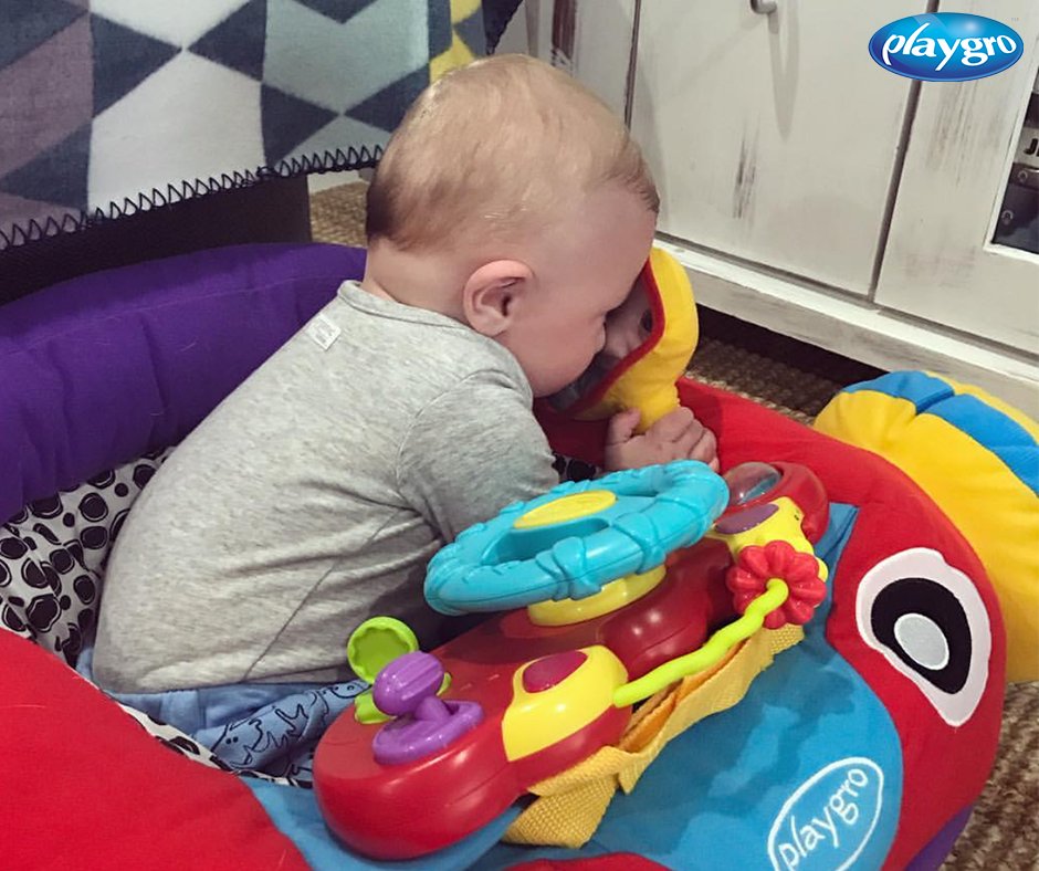 playgroES's tweet photo. ¡Harry es el niño más feliz del mundo desde que sus papás decidieron comprarle el #cocheconlucesysonidos de #Playgro! 🚗 ¡Y sus papás más felices aún porque el bebé está entretenido mucho, mucho rato! 😜 https://t.co/aPfqJyX4H3