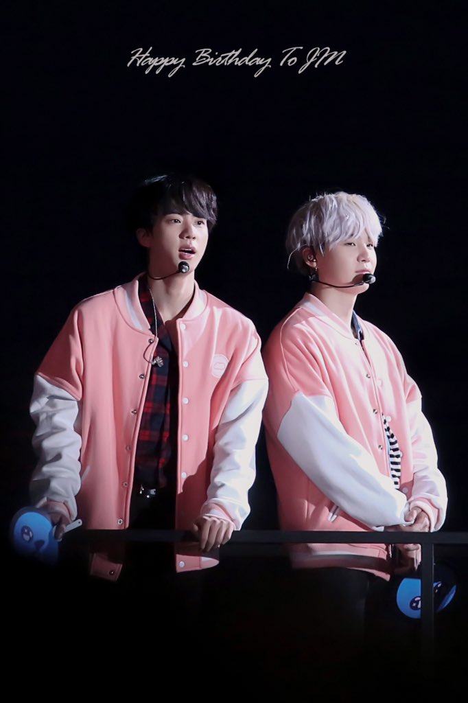 🎉생일 축하합니다🎉
#HAPPYJINDAY #WorldwideHandsomeDay 
#방탄소년단 #BTS⁠ ⁠⁠ ⁠⁠ 
#진생일ㅊㅋ
#진 #JIN #김석진 #김석진_망태기에_넣고_싶어요 
<a href="/BTS_twt/">방탄소년단</a>