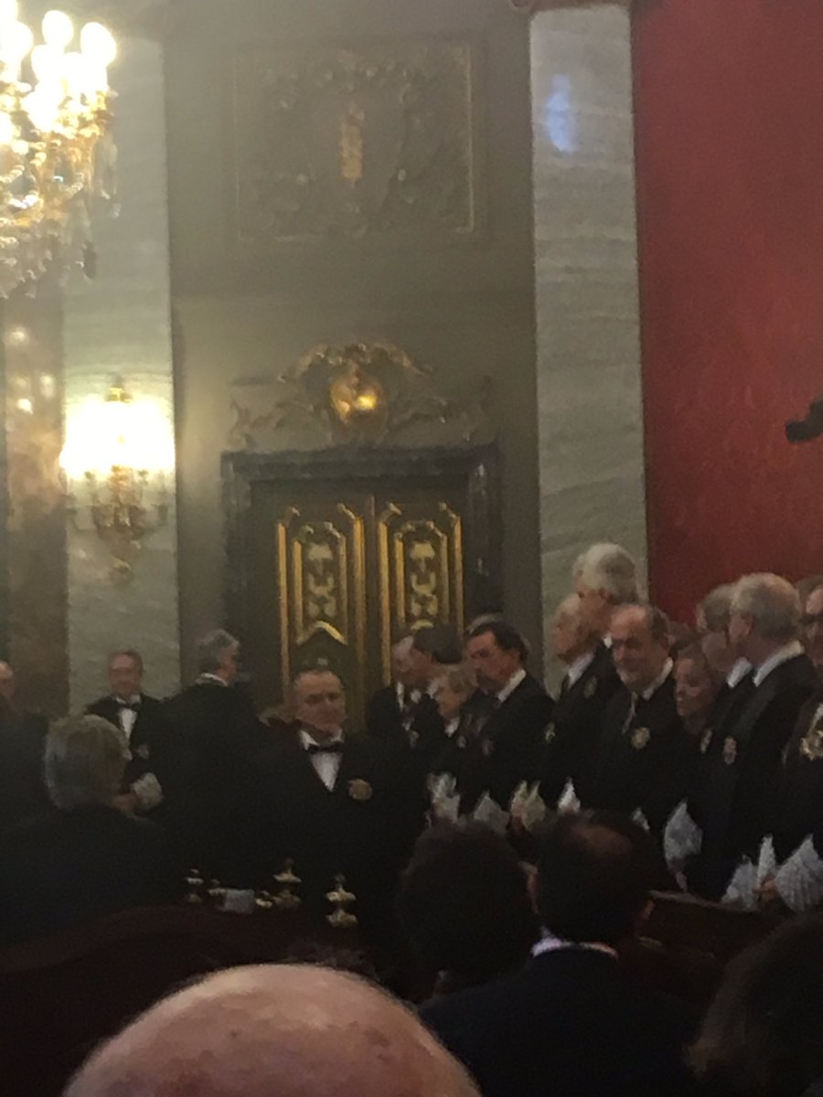 Hoy es un gran día para el mundo jurídico extremeño. Isaac Merino, alumno de la facultad de derecho y profesor en la UEx toma posesión como magistrado del tribunal supremo