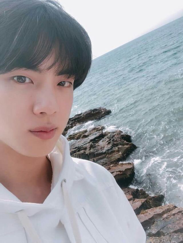 Ajeng1210's tweet photo. Hbd 김석 진 oppa I Purple U 💜 always
-
-
-
#JinSelcaDay
#OurEpiphanyJin
#HappyBirthdayjin
#selcaday
@BTS_twt
@bts_bighit https://t.co/YAJVrEHjWt