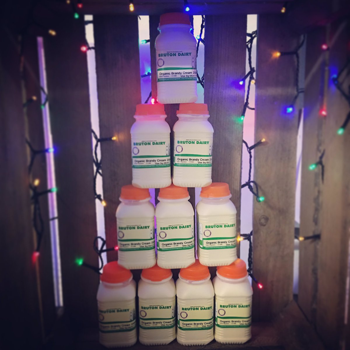 Because who doesn’t love a cheeky bit of brandy cream in their coffee or on their pudding👌🏼Order yours from today for an extra special Christmas treat! #organicbrandycream #organic #brutondairyltd #christmas #cream #brandy #christmasfood #supportlocal