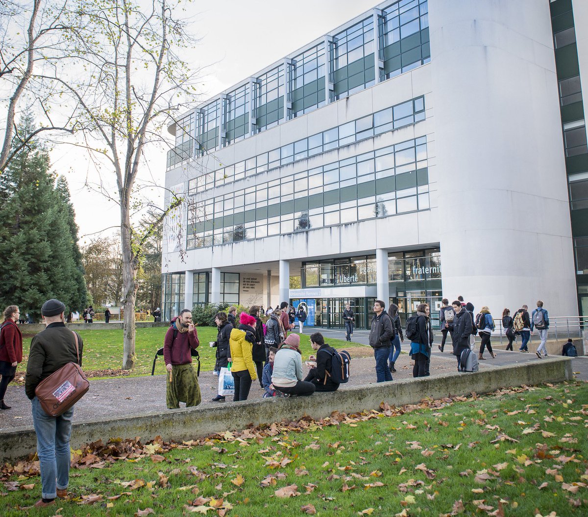 metropolerennes's tweet photo. Jusqu'au 21 décembre, les 60 000 étudiants, personnels, chercheurs... des  7 établissement engagés dans la création de l'Unir, #université de #Rennes, sont invités à s'exprimer sur le projet via une plateforme participative. #IciRennes > https://t.co/63iNMmgDTL https://t.co/hPzymrH1Gy