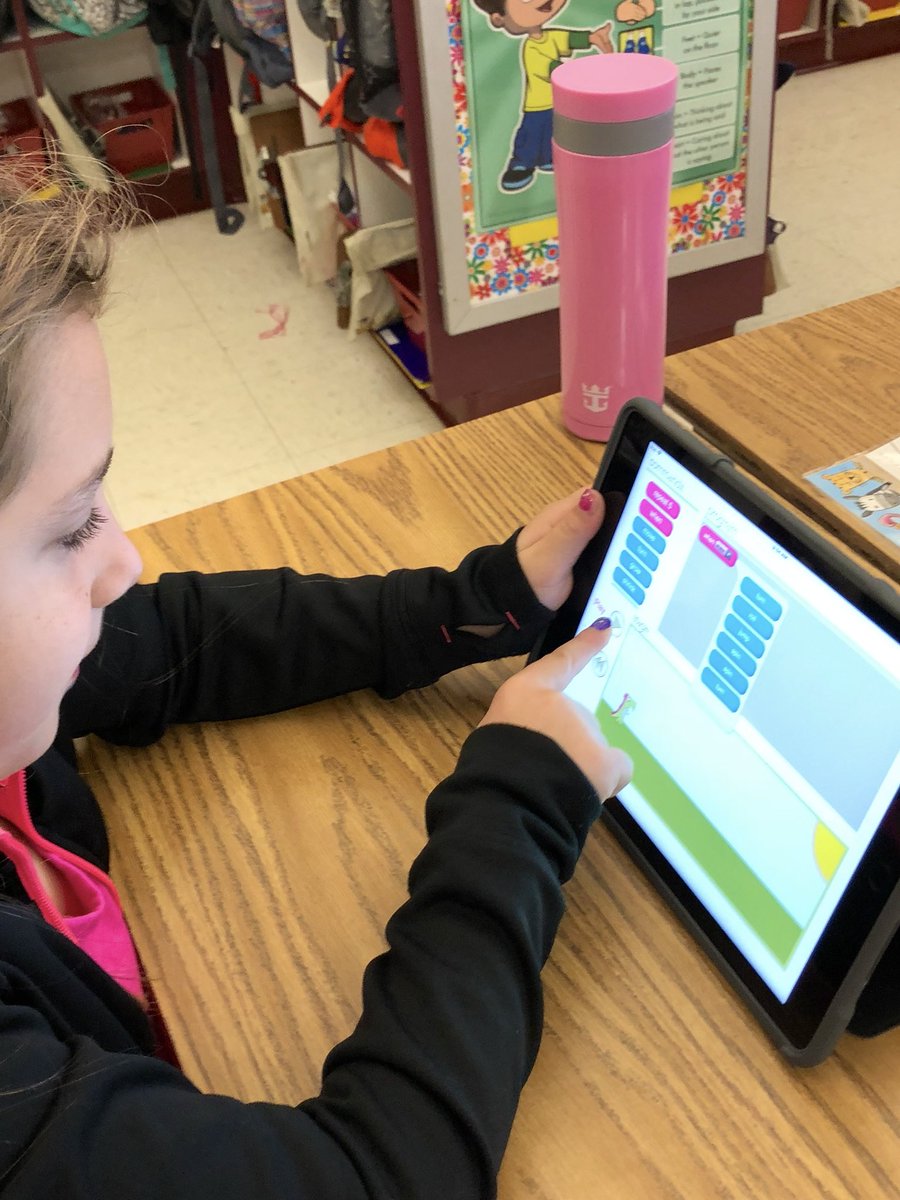 MrsDonatoGV's tweet photo. This morning we kicked off #HourOfCode! More to come. Our young computer scientists are very excited. #HourOfCode_GV #CDEdWeek #BSESJagNation https://t.co/zMCkAgidin