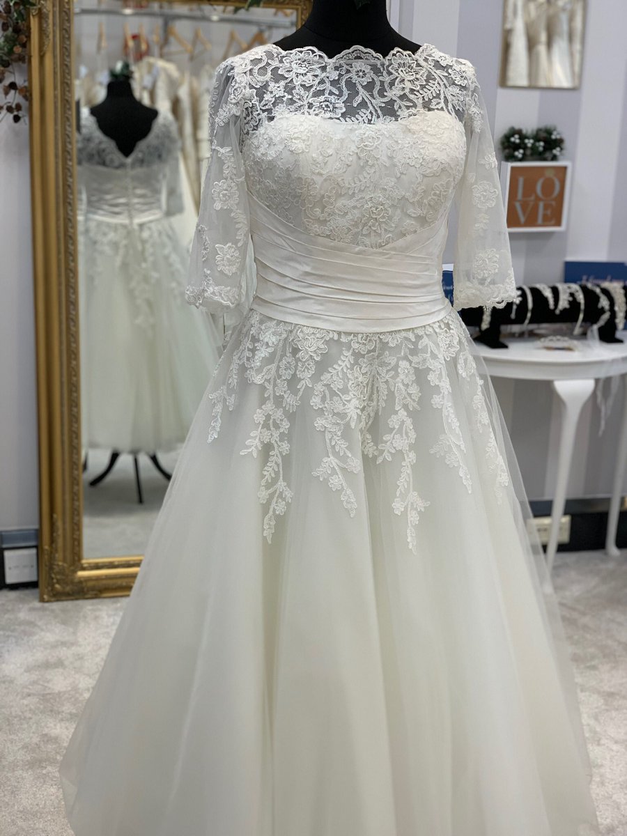 👗 of the day!!
This stunning Justin Alexander tea length dress is today’s #dotd 
Check out our Facebook / Instagram live from earlier today to get a closer look! 

#bridalrelovedwakefield #dressoftheday #justinalexander #weddingdress #lace #tealength #bridetobe #wakefield #leeds