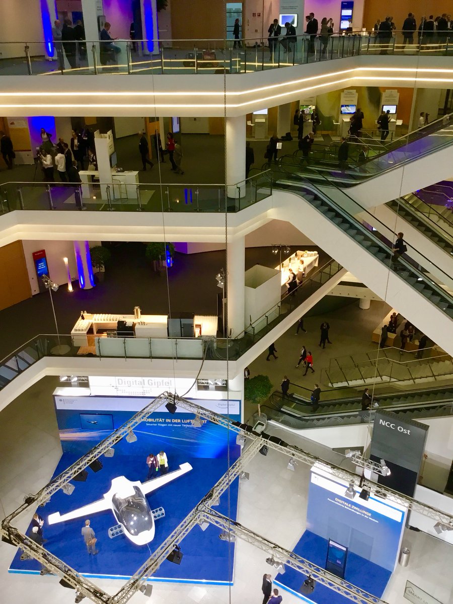 Land_der_Ideen's tweet photo. Servus aus Nürnberg! Wir sind heute und morgen mit dem #dmp18 zu Gast beim #DigitalGipfel18 und freuen uns auf spannende Impulse zum Thema Künstliche Intelligenz! @BMVI https://t.co/K27ULmy7zF