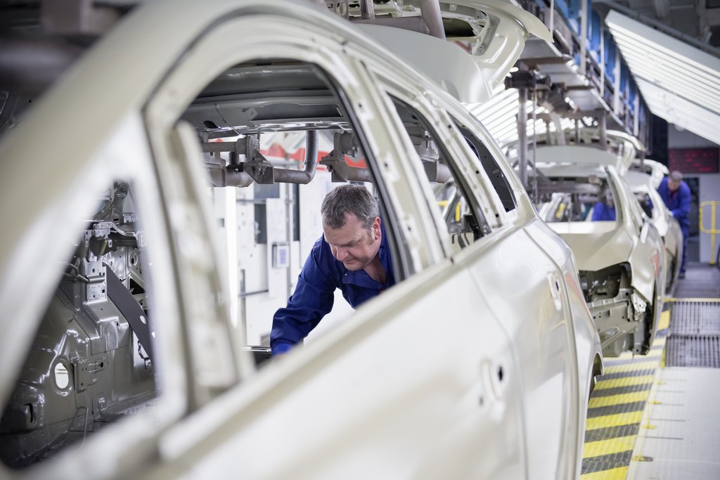 InsideTrackAuto's tweet image. Would you like to work with the best technology and equipment the industry has to offer? DHL and BMW are working in partnership and we are looking for skilled Bodyshop Technicians! Apply now to become part of our team! bit.ly/2UbJxu3