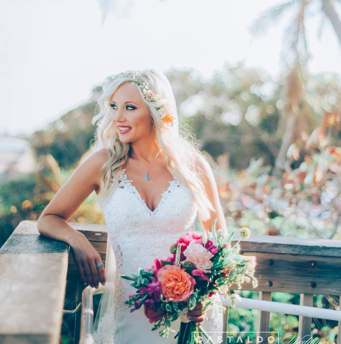 There's nothing more stunning than a JBR bride. 👰#OnlyAtJBR
📷: Castaldo Wedding https://t.co/yMIliiiAeY