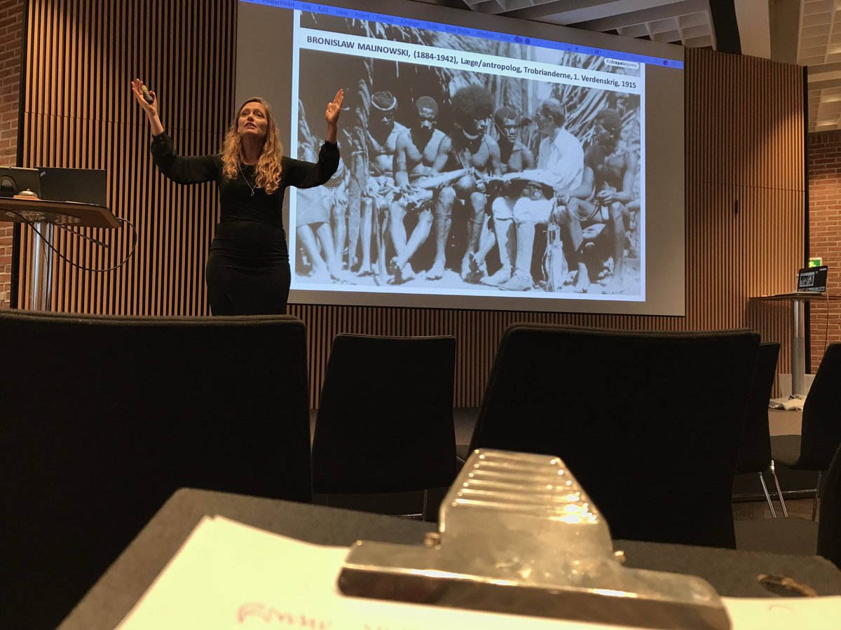 runerex's tweet photo. “Gå ud og vær med” @RikkeUlk #humancentered #designthinking #hkhackaton @TeknologiskInst https://t.co/GCnTaHFzJu
