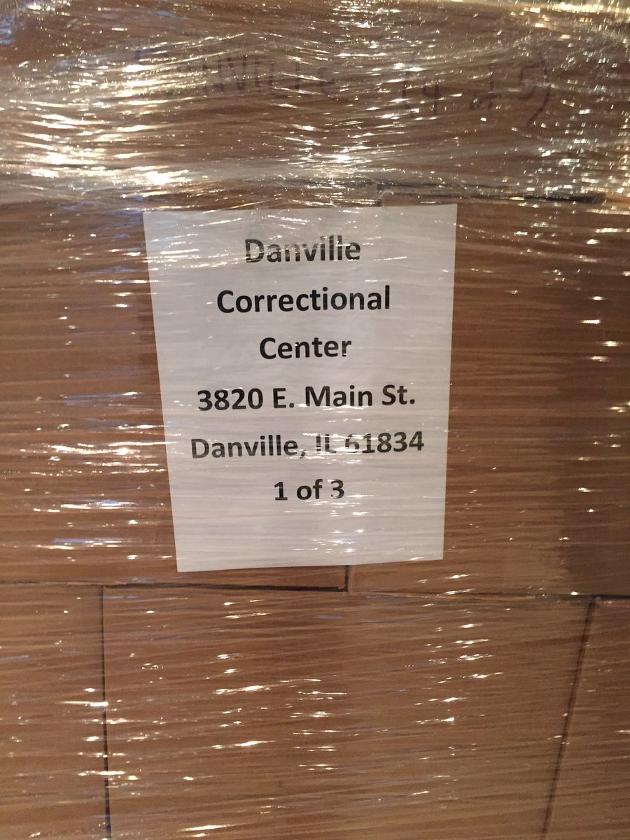 DerekSwierczek's tweet photo. Humbled and proud to be part off the team that organized @WillowCreekCC Prison Gift Pack Initiative for 2018! 60k inmates in Illinois and 10k in other states will get to experience Hope through the gift they will receive this Christmas season. #ServingHim #LoveEveryoneAlways https://t.co/lNZKIlD5nx
