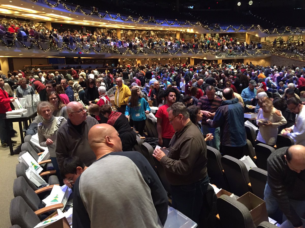 DerekSwierczek's tweet photo. Humbled and proud to be part off the team that organized @WillowCreekCC Prison Gift Pack Initiative for 2018! 60k inmates in Illinois and 10k in other states will get to experience Hope through the gift they will receive this Christmas season. #ServingHim #LoveEveryoneAlways https://t.co/lNZKIlD5nx