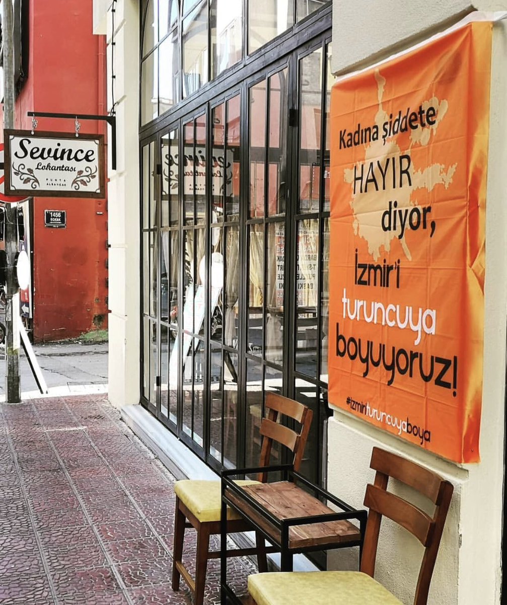 Evrensel bir saldırı haline gelen kadına şiddete dur demenin tam zamanı!
Sessiz kalma! Gör,duy, söyle
#Sevincelokantası #sevincelokantasıvemeyhanesi #izmir #alsancak #kadınakarşışiddetehayır #sessizkalmaortakolma #izmirituruncuyaboyuyoruz #orangetheworld #hearmetoo #benideduy