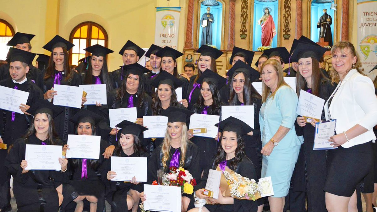 unicatolicapy's tweet photo. En la Iglesia Catedral de Villarrica se ha llevado a cabo el Acto de Graduación de 61 egresados de la Facultad de Ciencias Contables, Administrativas y Económicas, y de la Facultad de Filosofía y Ciencias Humanas del Campus Guairá. ¡Felicidades!🌟🎓 @UC_VillarricaPy https://t.co/d6FF4DDJ9g
