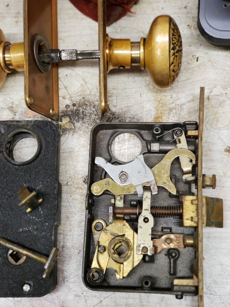 saberonyx's tweet photo. Constantly repairing 100 year old #lockwood doors #oldkey #cyclinders #nycschools. Replacing worn parts https://t.co/wKMksK8PPJ