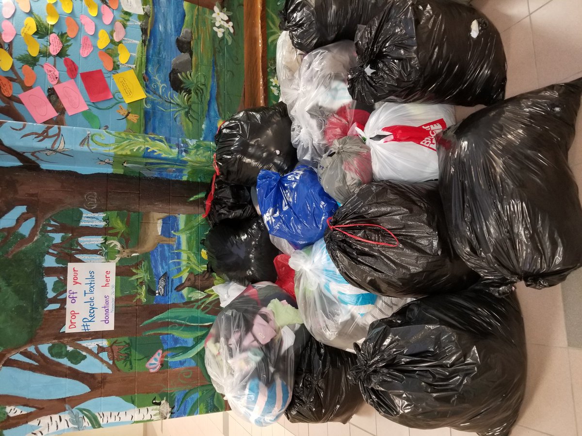 RedstonePS's tweet image. We collected 320Kg of clothes for @YRDSBEcoSchools  #recycletextiles