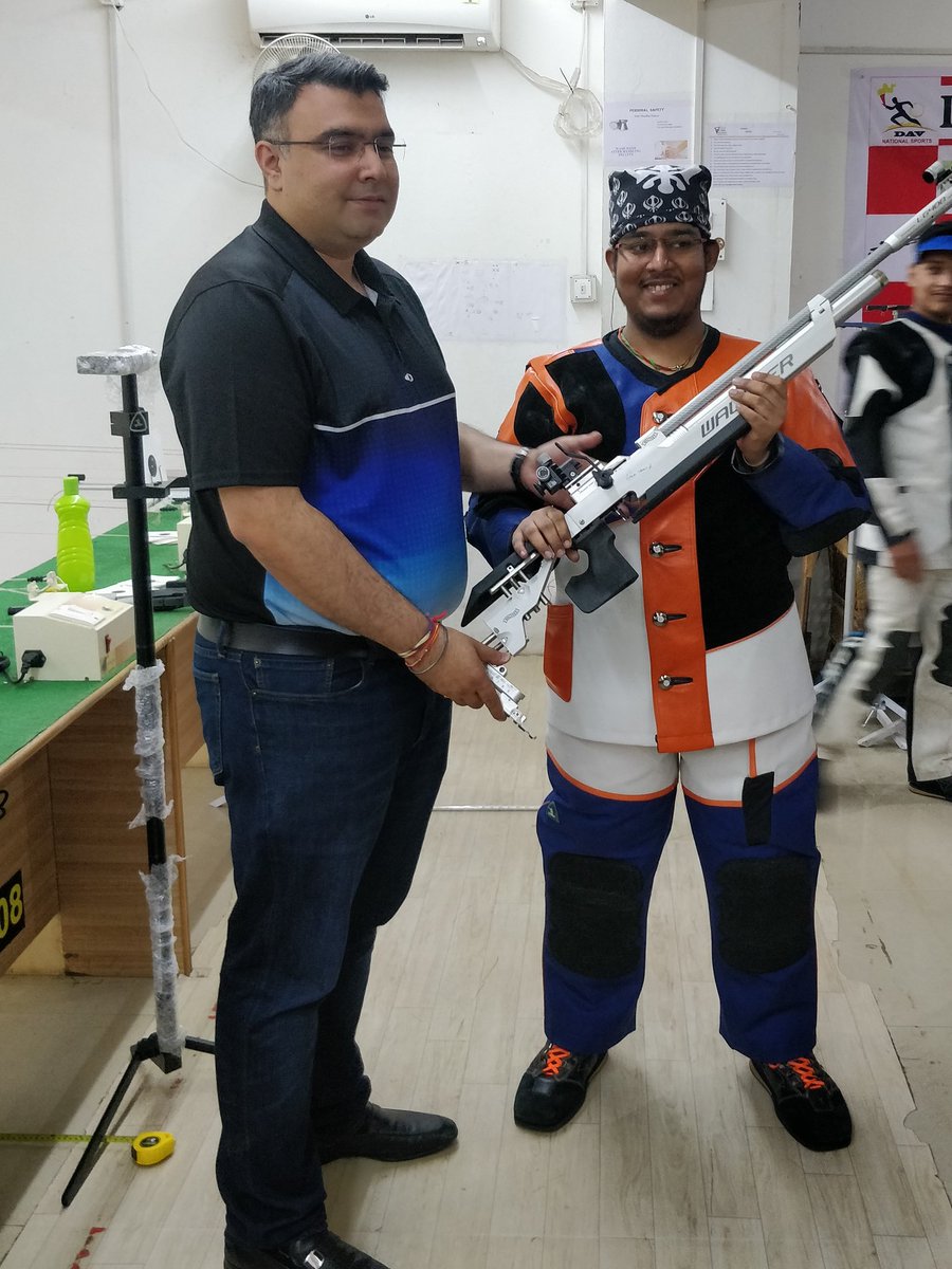 Gun_for_Glory's tweet photo. Proud of #MohitKrPaswan who ws awarded #NationalRoleModel fr hs achievements & dedication in shooting sports by Shri @MVenkaiahNaidu @VPSecretariat on #InternationalDisabilityDay
Mohit frm #GFG and has always showcased pstive attitude gving his best in wt he ds
@rvineel_krishna https://t.co/vWZzJEUhOu