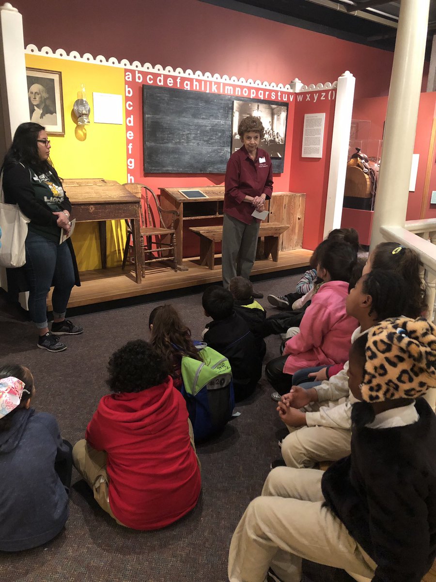 aguirrereads's tweet photo. Thank you @TexanCultures for supporting our @SarahKingSAISD second grade field trip! #utsaliteracy https://t.co/N99T5LTC5Y