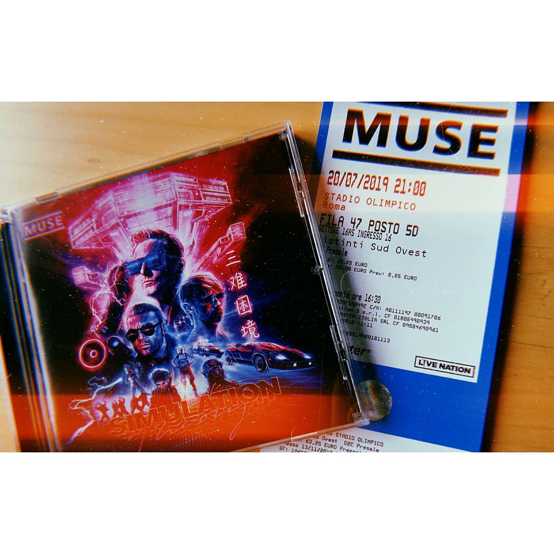 stefalecci_'s tweet photo. Una combo perfetta!✨
#muse #simulationtheory #simulationtheorytour #tour2019 #cd #finally #waitingfor @muse https://t.co/axOEZhkZH8