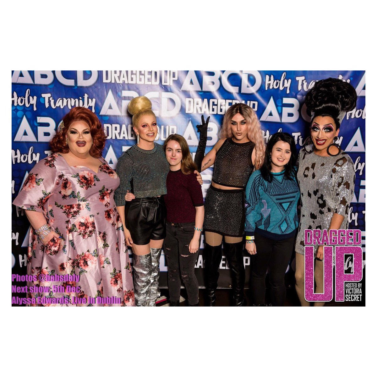 LeliaMinaj's tweet photo. Omg ๐๐ I am in love with these pics. Such a great night for the #ABCDtour ๐ง๐ปโโ๏ธ๐ ๐ฆ๐ So happy to have finally met all these beauts ๐ฅ๐ ps. Thanks @TheBiancaDelRio for signing my book ๐ https://t.co/HKs60Nl5Yb