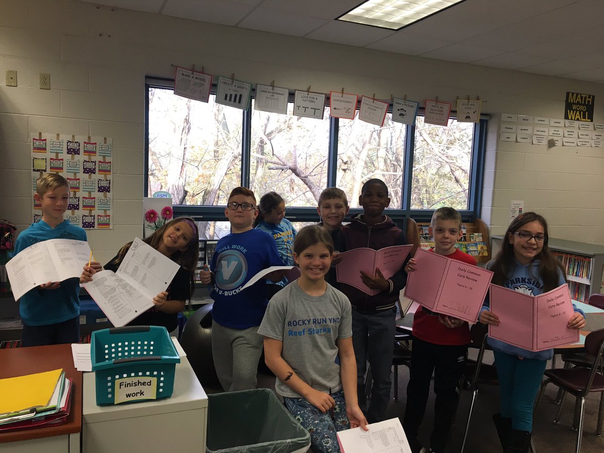 Mrs_DeHaven's tweet image. Students love voting with their feet during WIN #Marzano #Element4 @ParksideES