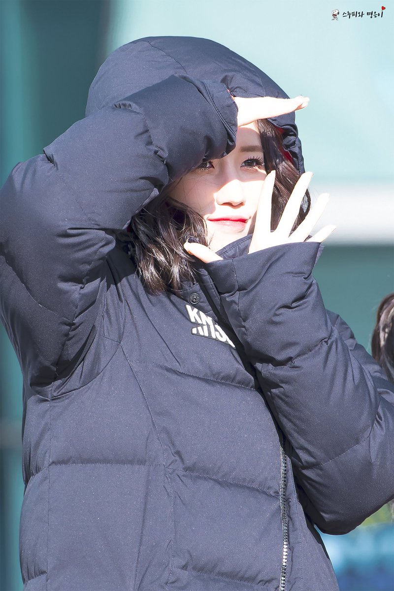 181201 미니팬미팅

아무도 없는 텅 빈 방 안에서
가끔 들려오는 그 소리에 눈을 뜨면
너와 내가 꿈꾸던 그 시간 속에
널 다시 데리러 가

#러블리즈 #LOVELYZ #JIN #박명은