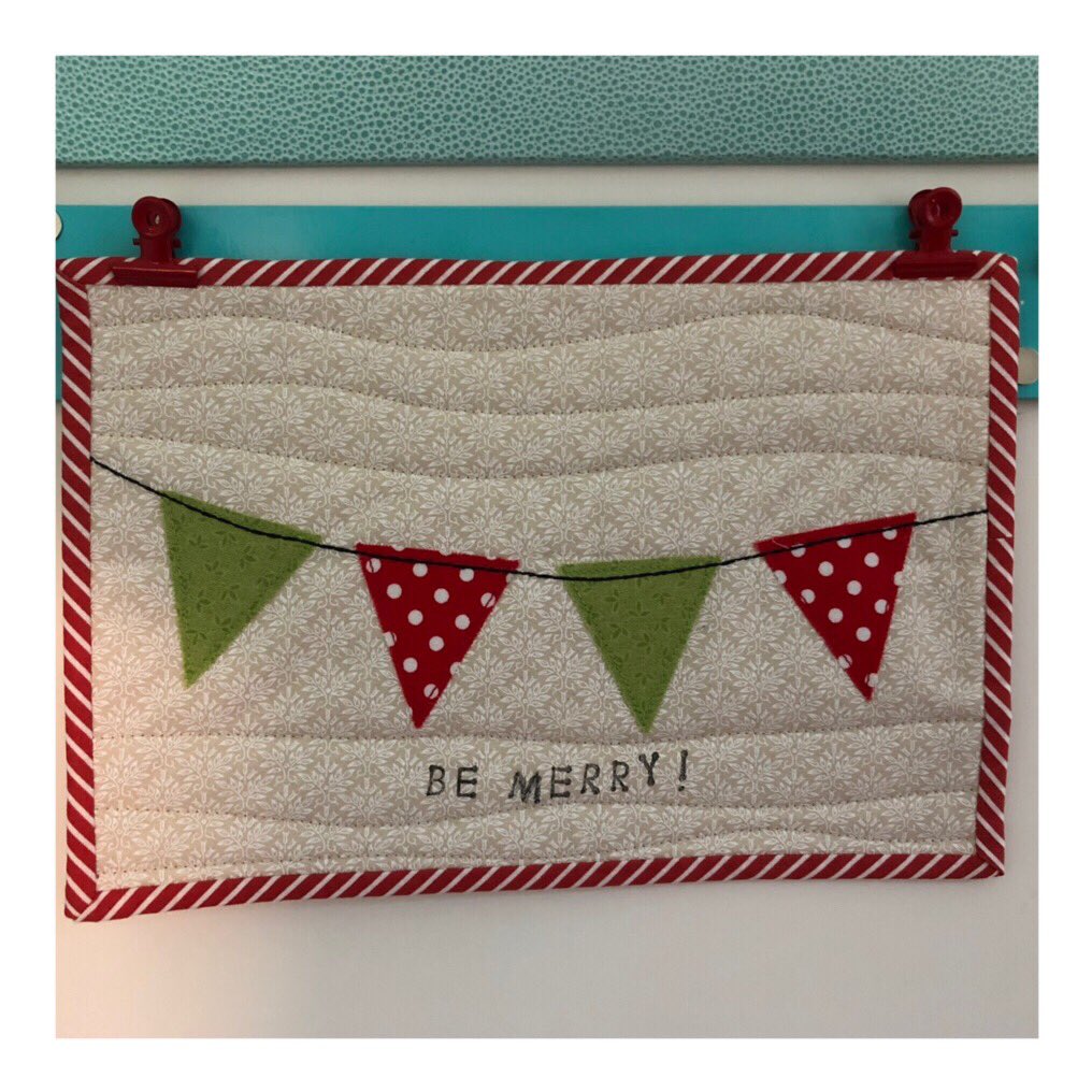 renecreates's tweet photo. Overthinking our @orlandomqg swap item .... Hung up this lovely made by @craftychele a few years past, hoping for inspiration. #orlandomqg #overthinkeverything #procrastinatemuch #quiltyfriendsrock https://t.co/zbeulekgO7