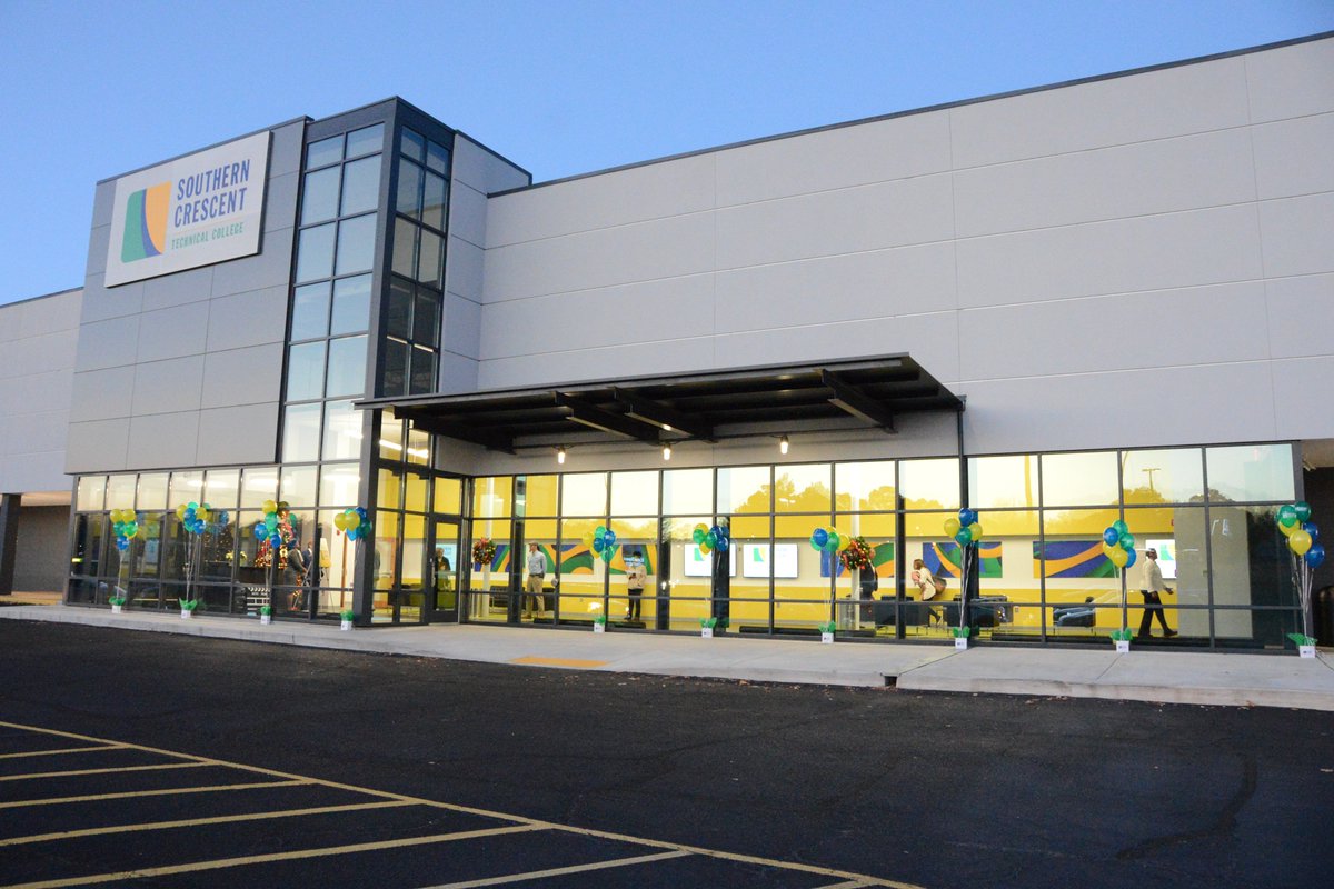 SoCrescentTech's tweet photo. Opening new doors for our Film Technology Students! Our Ribbon Cutting for the SCTC Education & Training Complex in Griffin on November 30 was exciting! #StrongStudent #StrongCareers #StrongCommunities #SCTCTigers #BeATiger @TCSG https://t.co/rw48rQm7nU