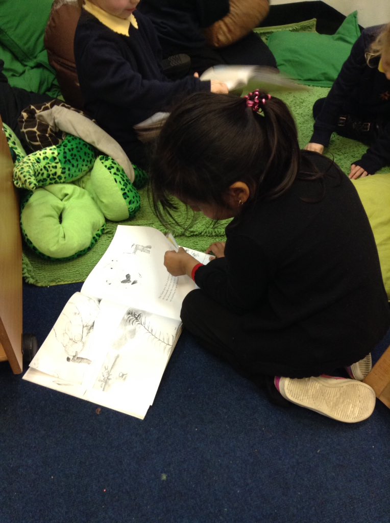 Miss_SAPeiffer's tweet photo. We all had the #readingfever in RS this afternoon, we just couldn't put our books down #readingforpleasure #storytelling #eyfs #welovestories #welovereading @GamzeMside @Morningside_ps https://t.co/w7Adfk12Hs