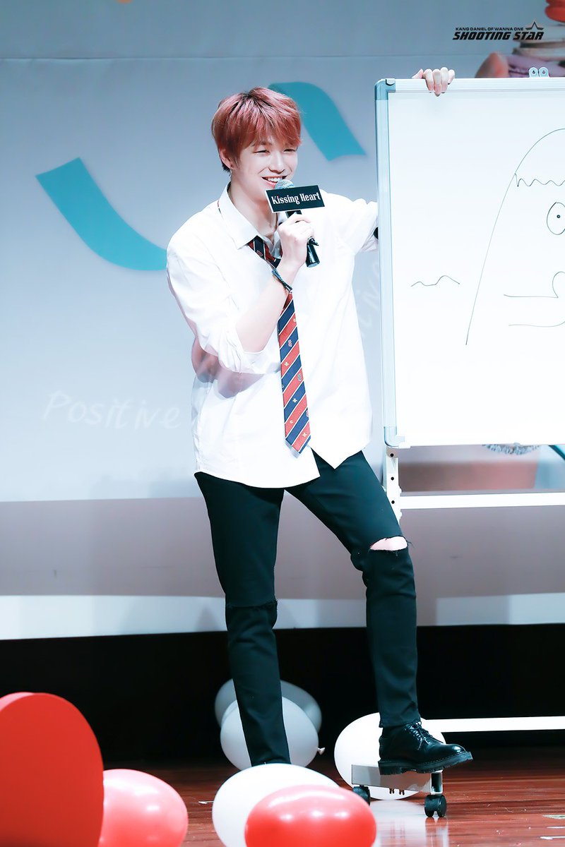 SS_961210's tweet photo. 181202 Kissing Heart X Kang Daniel : Happy Daniel Day Fan Meeting event #강다니엘 #Kangdaniel https://t.co/gwlH96gkPz