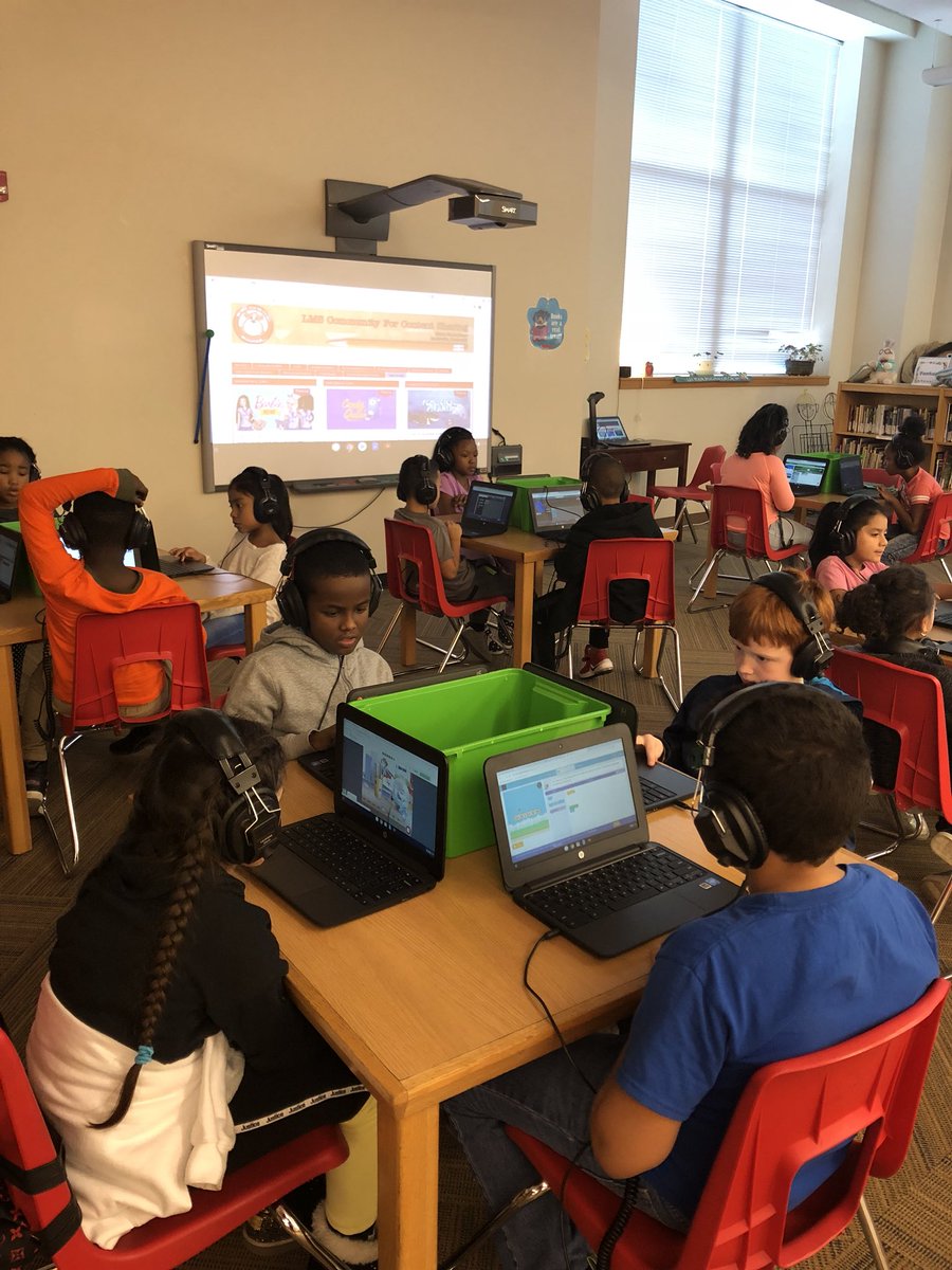 emilyf_blake's tweet image. We love coding!  These 3rd graders are so focused you could hear a pin drop.  @BlakeElementary #JCPSCodes #Jcpslibraries #kygodigital