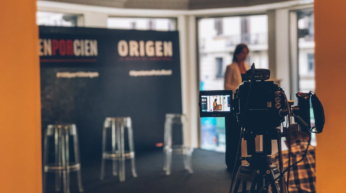 La producción alimentaria de calidad se ha dado cita hoy en los premios #100por100ORIGEN, en <a href="/delasletras/">IBEROSTAR Las Letras</a>, para reconocer a importantes figuras del sector gastronómico. ¡Enhorabuena a los premiados! 👏